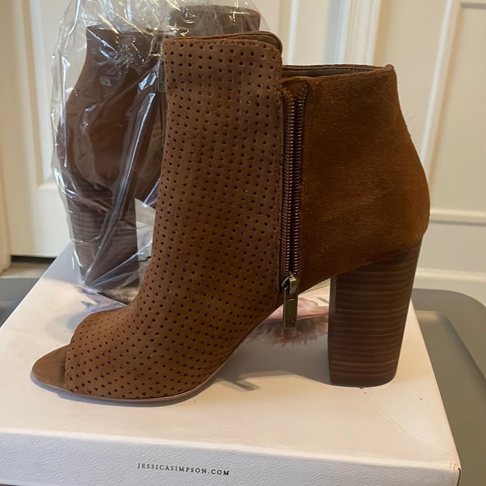 Jessica Simpsonopen Toe Bootie, Brown, Sz 9.5